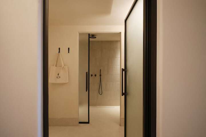 Room 33 of 101