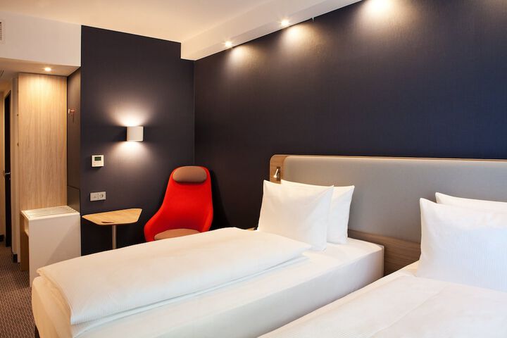 Room 4 of 53
