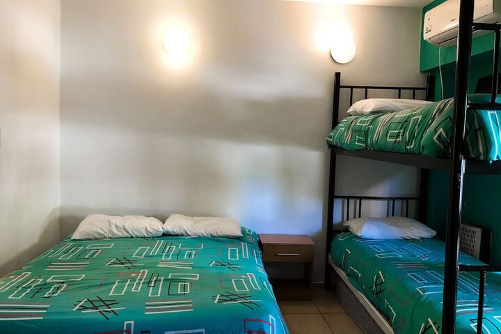 Room 9 of 37