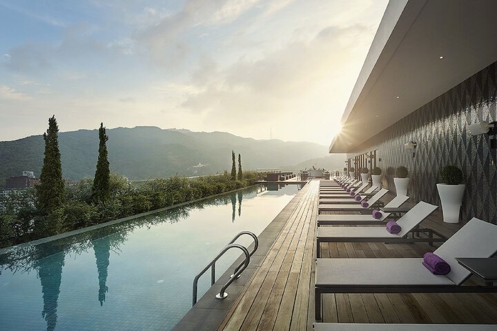Pool Hotel