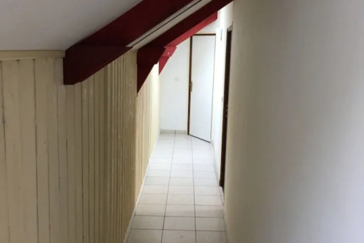 Room 4 of 5
