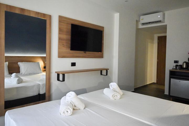 Room 35 of 93