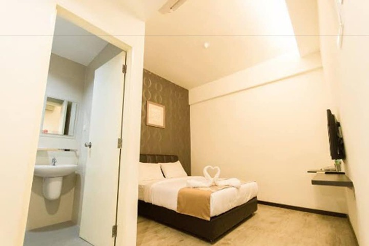 Room 12 of 47