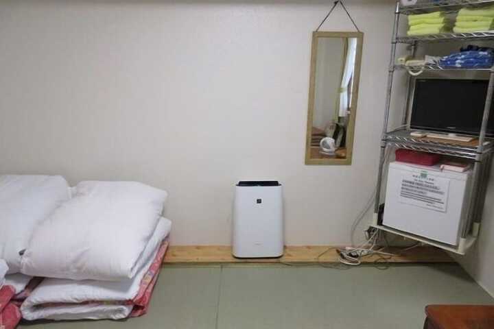 Room 13 of 23