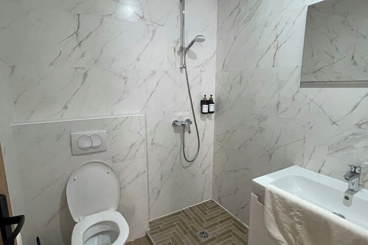 Room 14 of 22