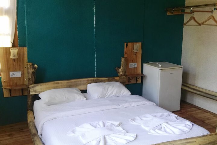 Room 2 of 47
