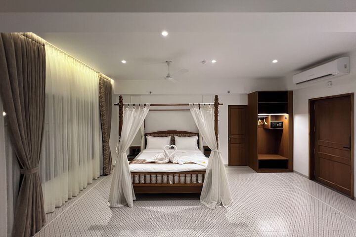Room 19 of 70