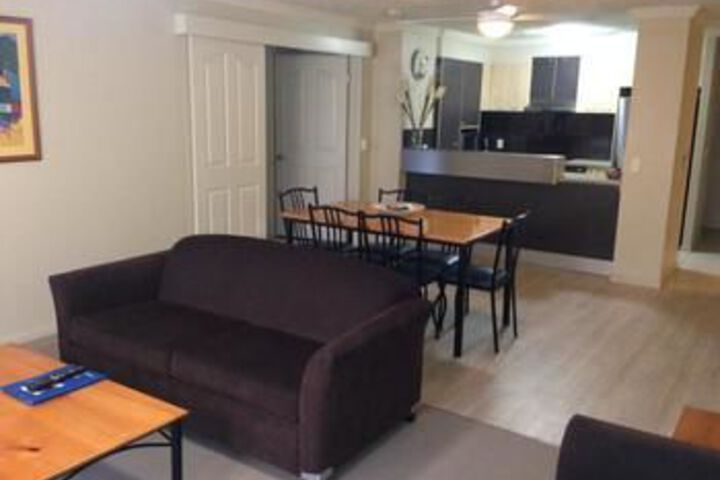 Room 12 of 16