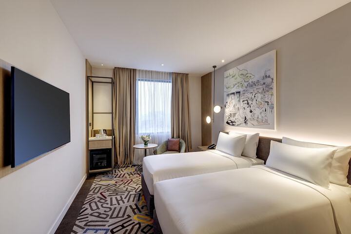 Room 18 of 53