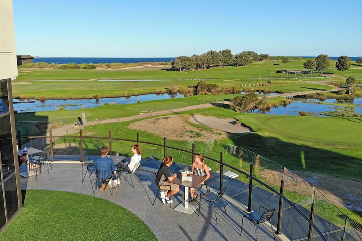 Sundeck 39 of 46
