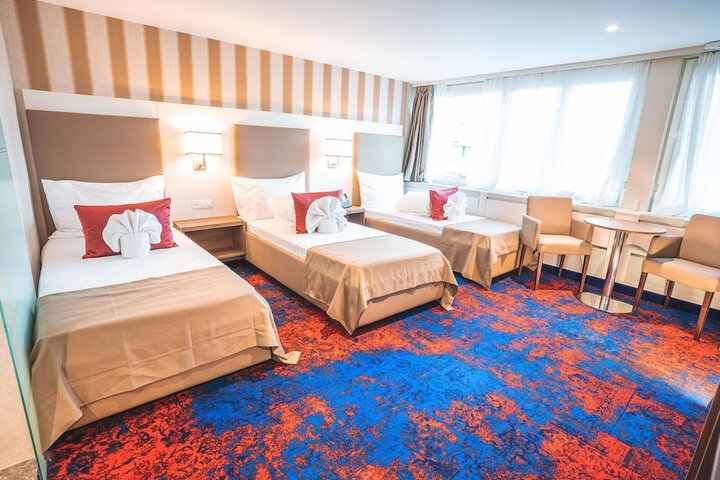 Room 10 of 54