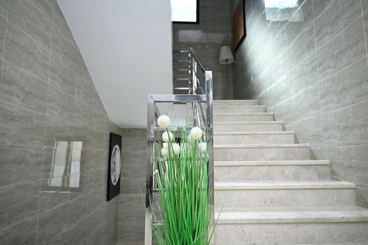 Hotel Interior 6 of 32