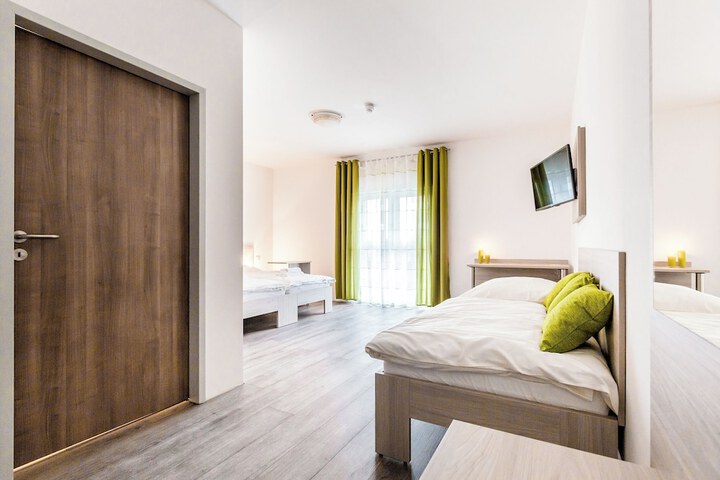 Room 9 of 20