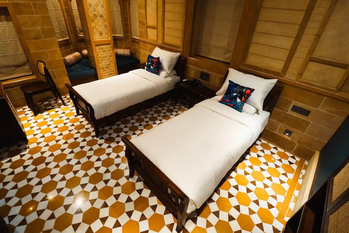 Room 12 of 62