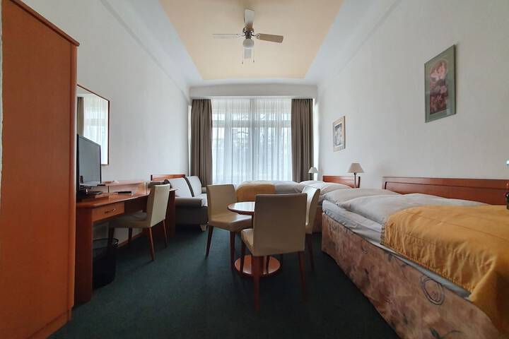 Room 150 of 324