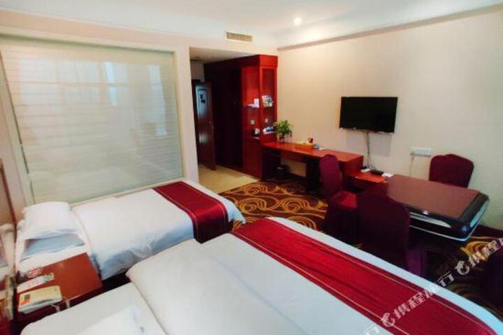 Golden Phoenix International Hotel