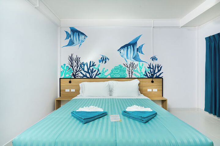 Room 8 of 72