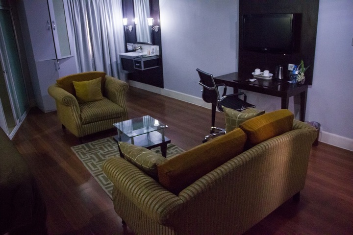 Room 34 of 155
