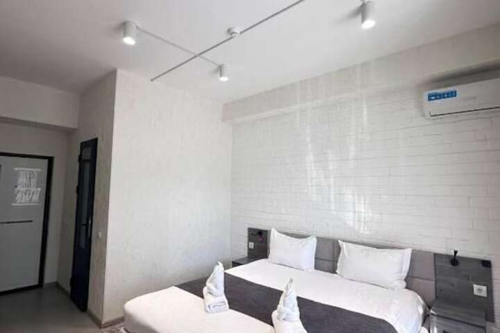 Room 46 of 62