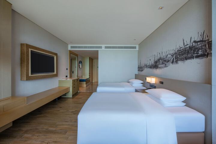 Room 19 of 202