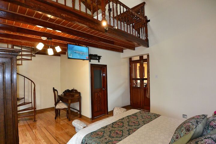 Room 13 of 82