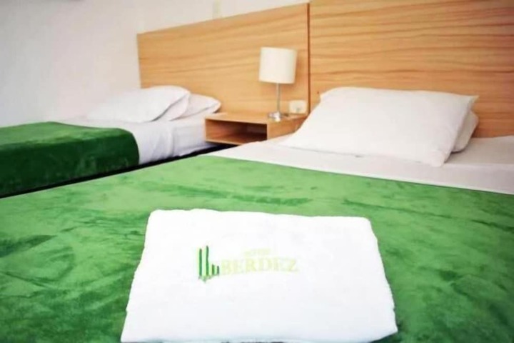 Room 12 of 37
