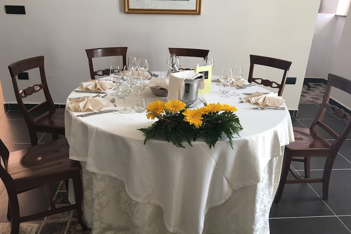Dining 37 of 62