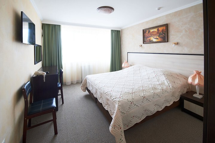 Room 4 of 66