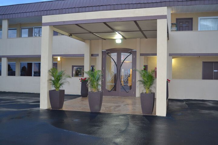 Motel 75 Monroe