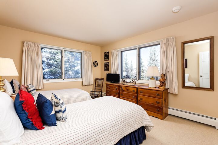Room 2 of 36