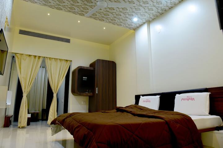 Room 6 of 43