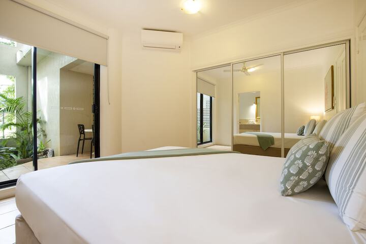 Room 8 of 80