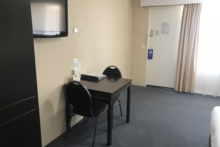 Room 28 of 79