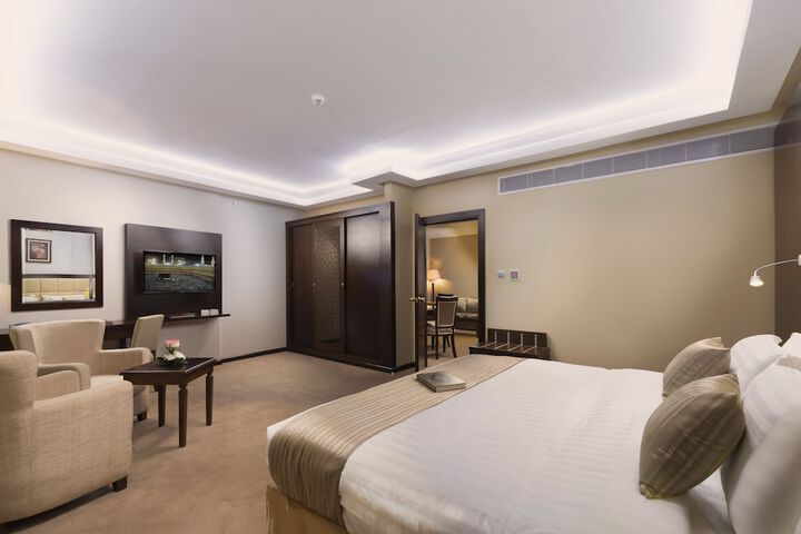 Room 9 of 63