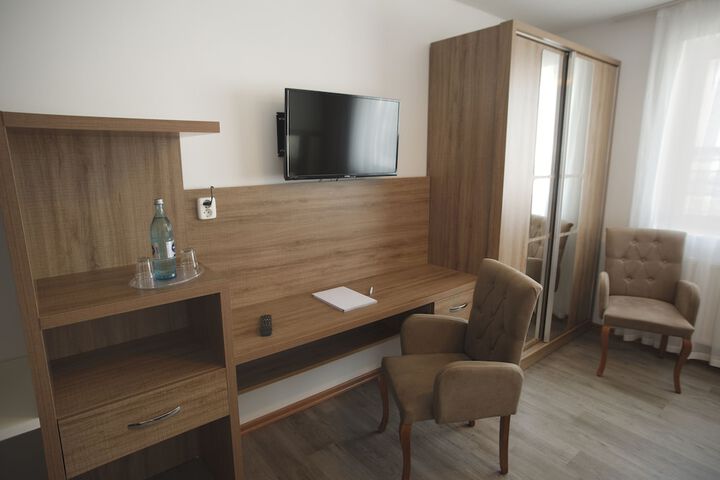 Room 25 of 62