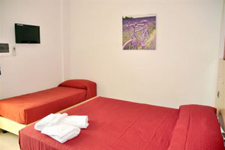 Room 27 of 43