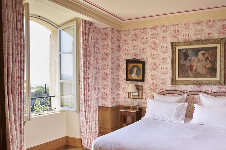 Room 27 of 38