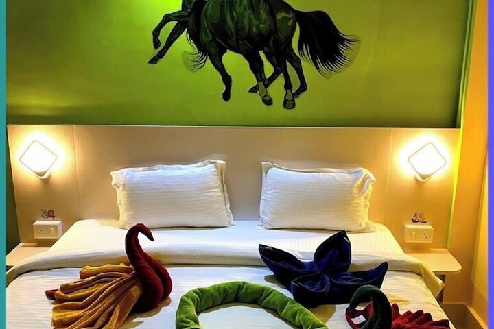Room 5 of 37