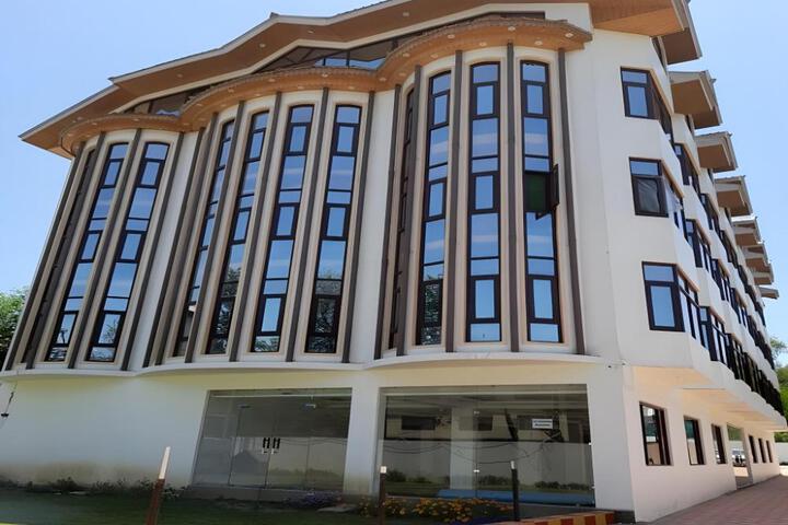 Hotel Zoon Dabb Srinagar airport kashmir