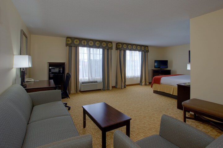 Room 6 of 35