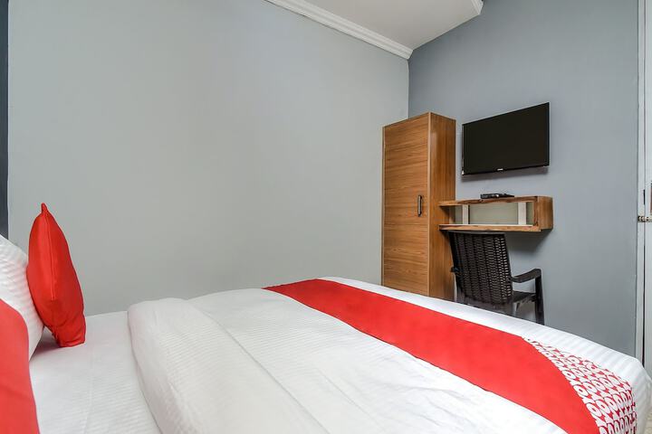 Room 27 of 32