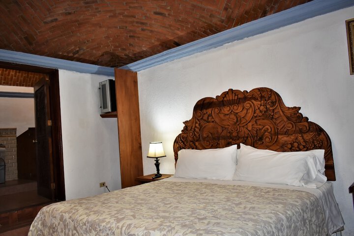 Room 5 of 23