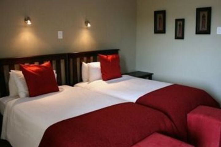 Room 6 of 25