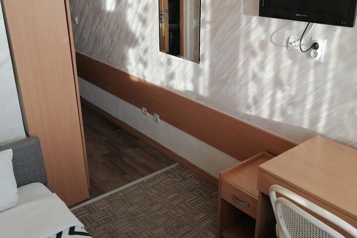 Room 25 of 96