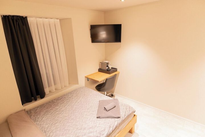 Room 19 of 33