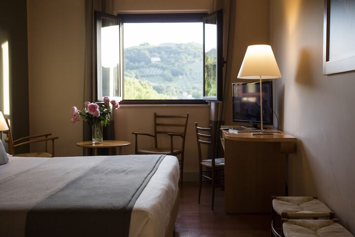 Room 9 of 35