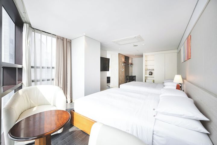 Room 73 of 151
