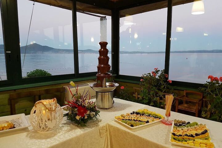 Dining 7 of 12