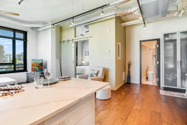 Room 4 of 15