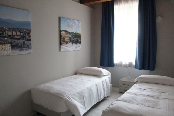 Room 21 of 103
